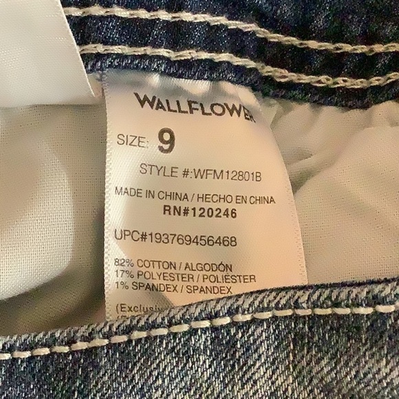 Wallflower The Luscious Curvy Fit Blue Boot Cut Jeans Size 9 Preloved - Picture 6 of 6